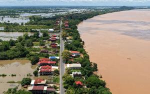 CAMBOYA-KRATIE-RIO MEKONG-INUNDACION
