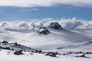 CHINA-XIZANG-RESERVA NACIONAL NATURAL DE CHANGTANG-BAMOQONGZONG-GRUPO VOLCANICO