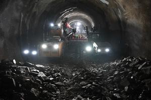 CHINA-GUANGDONG-ZHUHAI-ZHAOQING-FERROCARRIL-TUNEL-PERFORACION