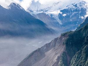 NEPAL-AVALANCHA DE LODO-ESCENA