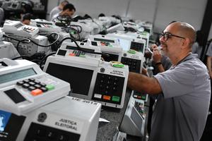 BRASIL-BRASILIA-ELECCIONES-MAQUINAS DE VOTACION ELECTRONICA