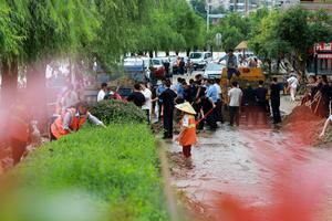 CHINA-GUIZHOU-DUYUN-INUNDACION-SOCORRO