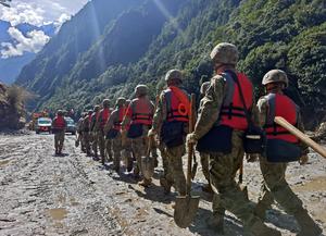 CHINA-XIZANG-XIGAZE-AVALANCHA DE LODO-RESCATE