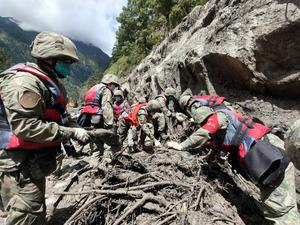 CHINA-XIZANG-XIGAZE-AVALANCHA DE LODO-RESCATE