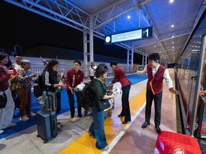 CHINA-SICHUAN-CHENGDU-TREN PANDA-TURISMO