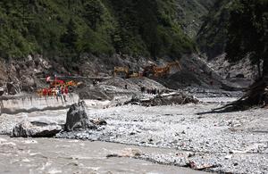CHINA-XIZANG-GYIRONG-AVALANCHA DE LODO-RESCATE