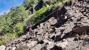CHINA-XIZANG-GYIRONG-AVALANCHA DE LODO-RESCATE