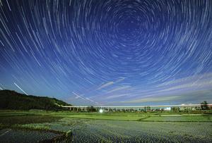 CHINA-HEILONGJIANG-CIELO ESTRELLADO-CAMPOS DE ARROZ