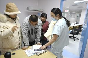 CHINA-HEBEI-BAODING-CUIDADO NEONATAL-AÑO NUEVO CHINO