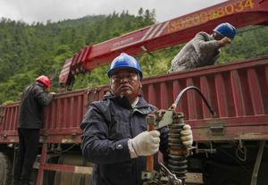 CHINA-XIZANG-GYIRONG-AVALANCHA DE LODO-SUMINISTRO ELECTRICO-REPARACION