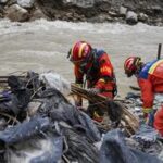 CHINA-XIZANG-GYIRONG-AVALANCHA DE LODO-RESCATE