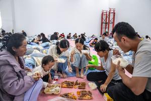 CHINA-YUNNAN-POBLADO DE MOHAN-EVACUACION
