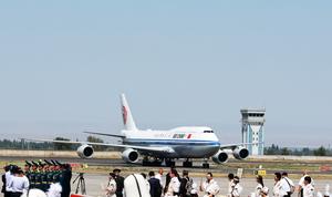 KIRGUISTAN-BISHKEK-CHINA-XI JINPING-LLEGADA-BIENVENIDA