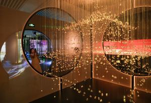 CHINA-BEIJING-MUSEO NACIONAL DE LIBROS CLASICOS-JARDIN DE QIANLONG-EXPOSICION