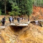 CHINA-INUNDACION-RESCATISTAS