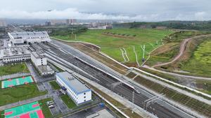 CHINA-SHAANXI-XI'AN-FERROCARRIL DE ALTA VELOCIDAD DE ANKANG-OPERACION