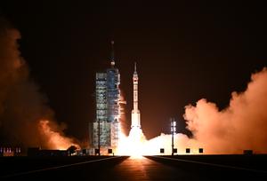 CHINA-SHENZHOU-23-LANZAMIENTO