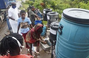UGANDA-MPONDWE-PUNTO FRONTERIZO-BROTE DE EBOLA-MEDIDAS SANITARIAS