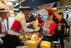 PERU-LIMA-SALON DEL QUESO PERUANO