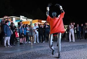 ESPAÑA-MADRID-NOCHE DE MACAO