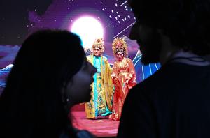 ESPAÑA-MADRID-NOCHE DE MACAO