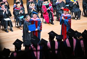 CHINA-TIANJIN-ESCUELA JUILLIARD DE TIANJIN-ESTUDIANTES DE POSGRADO-CEREMONIA DE GRADUACION