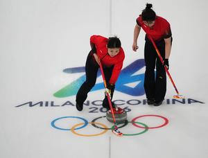 ITALIA-CORTINA D'AMPEZZO-JUEGOS OLIMPICOS DE INVIERNO-CURLING-FEMENINO-ROUND ROBIN-CHINA VS SUECIA