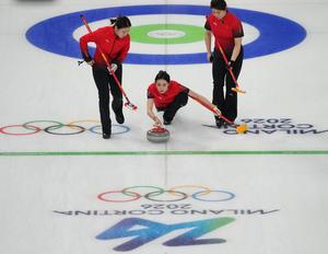ITALIA-CORTINA D'AMPEZZO-JUEGOS OLIMPICOS DE INVIERNO-CURLING-FEMENINO-ROUND ROBIN-CHINA VS SUECIA