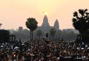 CAMBOYA-SIEM REAP-TEMPLO DE ANGKOR WAT-AMANECER
