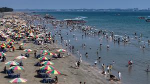 CHINA-GUANGXI-FANGCHENGGANG-PLAYA-TURISMO