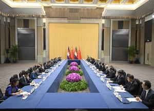 CHINA-SHANGHAI-XI JINPING-PRIMER MINISTRO DE CAMBOYA-REUNION
