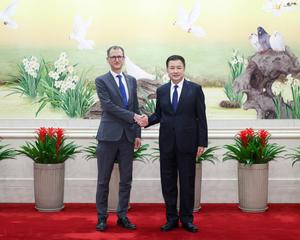 CHINA-BEIJING-WANG XIAOHONG-REINO UNIDO-FUNCIONARIO DE LA AGENCIA CONTRA EL CRIMEN-REUNION