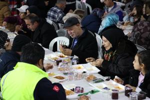 TURQUIA-ANKARA-RAMADAN-IFTAR COMUNITARIO