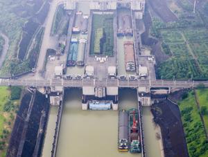 CHINA-HUBEI-YICHANG-PRESA DE LAS TRES GARGANTAS-23 AÑOS-RENDIMIENTO DE CARGA