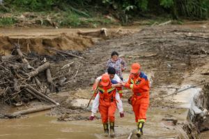 CHINA-CHONGQING-INUNDACION-RESCATE