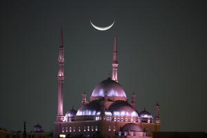 EGIPTO-EL CAIRO-RAMADAN-LUNA CRECIENTE