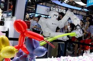 CHINA-SHANGHAI-CONFERENCIA MUNDIAL DE IA 2026-ROBOTS