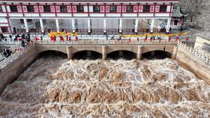 CHINA-NINGXIA-QINGTONGXIA-RIO AMARILLO-RIEGO