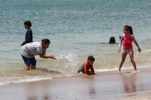 ECUADOR-SALINAS-OLA DE CALOR