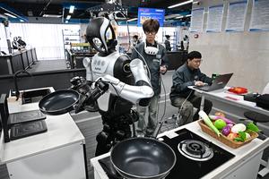 CHINA-SHANDONG-QINGDAO-ROBOTS HUMANOIDES-RECOPILACION DE DATOS Y ENTRENAMIENTO