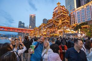 CHINA-CHONGQING-TURISMO-SENTIDO DE SEGURIDAD CHINO