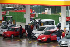 TURQUIA-ANKARA-AUMENTOS DEL PRECIO DEL COMBUSTIBLE