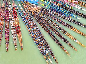 CHINA-GUIZHOU-ZHENYUAN-FESTIVAL DEL BOTE DEL DRAGON-CELEBRACIONES-CARRERA DE BOTES