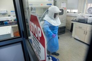 UGANDA-ENTEBBE-EBOLA-RESPUESTA-ENTREVISTA
