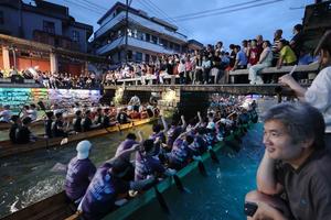CHINA-FUJIAN-FUZHOU-CARRERA NOCTURNA DE BOTES DEL DRAGON