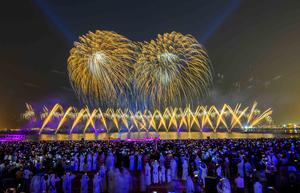 QATAR-DOHA-EID AL-ADHA-CELEBRACIONES CON FUEGOS ARTIFICIALES