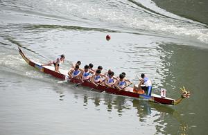 CHINA-HAINAN-SANYA-JUEGOS ASIATICOS DE PLAYA-BOTES DEL DRAGON-BOTES PEQUEÑOS-CARRERA DE 200M EN LINEA RECTA MASCULINA