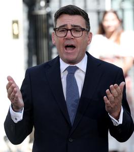 REINO UNIDO-LONDRES-BURNHAM-NUEVO PRIMER MINISTRO