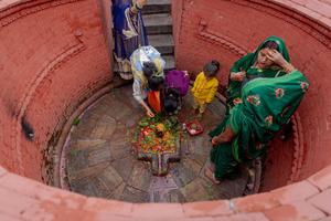 NEPAL-KATMANDU-MES SAGRADO DEL SHRAWAN