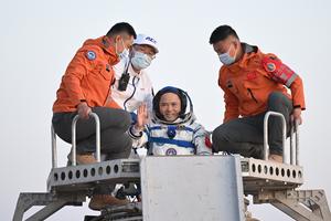 CHINA-JIUQUAN-SHENZHOU-22-ATERRIZAJE
